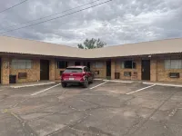 Sands Motel - Parking