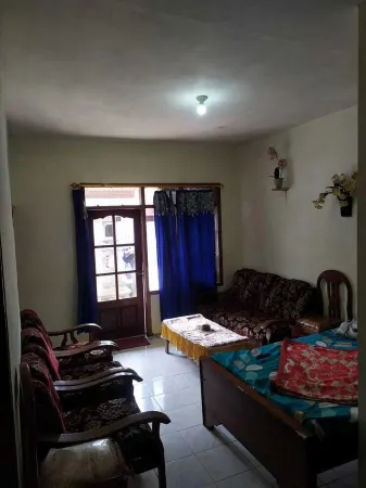 Homestay Lusman Bromo dengan pemandangan Gunung yang indah Отели рядом с достопримечательностью «Area Parkir Seruni Point»