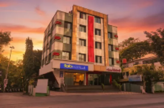 FabHotel Royal Residency - Nr Phoenix Mall
