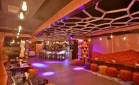 Regenta Central the Crystal Kanpur, - Baarit