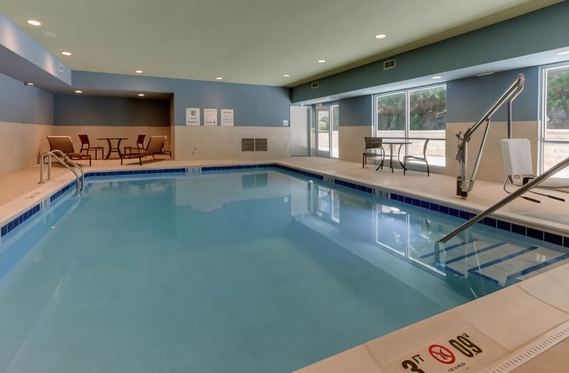 Holiday Inn Express & Suites Roanoke – Civic Center by IHG photo 2