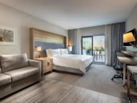 ฮอลิเดย์ อินน์ แอนด์ สวีทส์ อากวัสกาเลียนเตส บาย IHG โรงแรมในอากวาสกาเลียนเตส