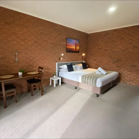 Ashleigh Court Motor Inn