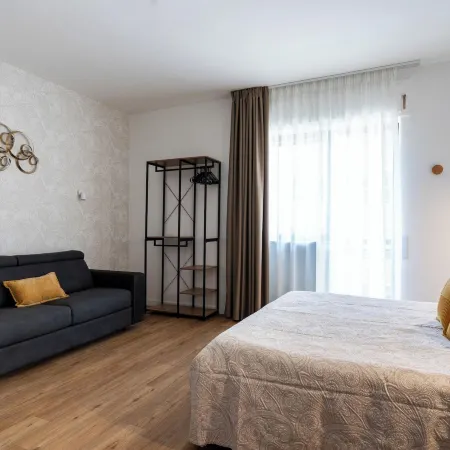 Barirooms - Cardassi Suites