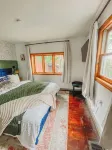 Boho 3-bedroom apt with fully supplied kitchen, WiFi, AC - Oldest Home in Oswego