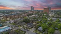 The Vanderbilt Mansion Apt 11 Near Downtown and TWU - Apartments