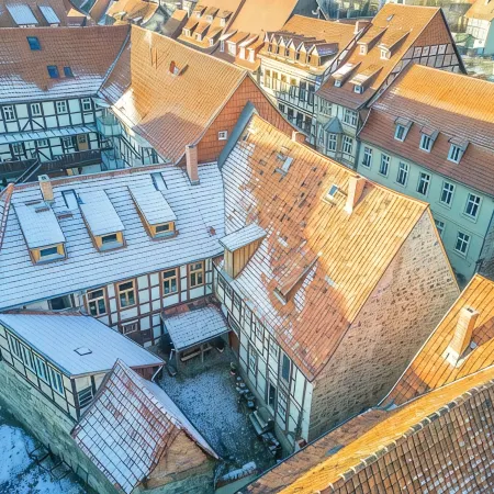 Erholung mit Hof-idylle & Kamin im Einmaligen Denkmal von 1477, 120qm, Parkpl Отели рядом с достопримечательностью «Замок Кведлинбурга»
