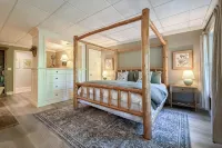 Cozy Retreat 5 Min from Mainstreet - Covered Deck - Fireplaces - Secluded - balcón