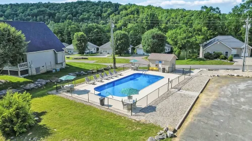 Welcome to “Relaxing on the Cumberland” – Your Perfect Cozy Escape