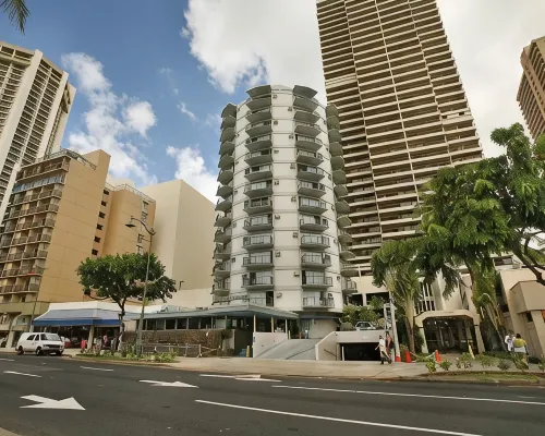 Waikiki Circle Hotel by Castle Hotels near Waikīkī Shell
