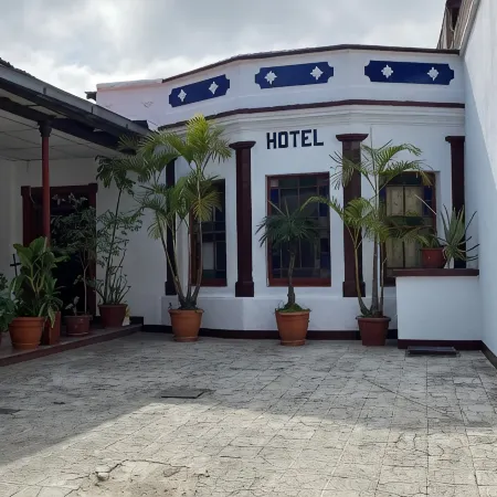 Hotel Malybu Отели рядом с достопримечательностью «Рельефная карта Гватемалы»