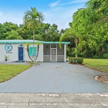 Charming and Cozy ,2/2 in Key Largo,Where Island Vibes and Adventures Await You.