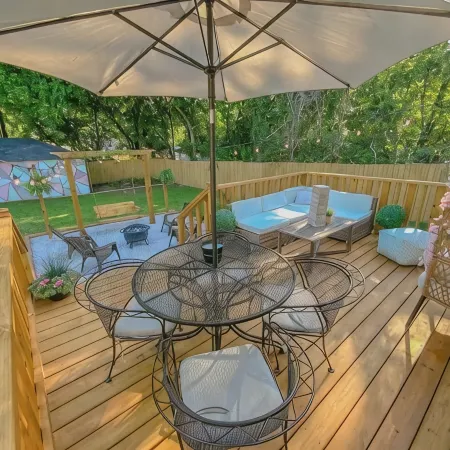 Dreamy Getaway 2br|2ba, Relaxing Backyard w/ Mural
