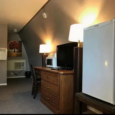 The Little Chalet Motel