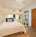 Gatsby’s Main Level. Ocean Bay Park. Heated Saltwater Pool + Hot Tub. Sleeps 14