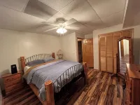 Private, 5 Star Mtn. Home. Amazing LR Views, Hot Tub, 2 Decks, & Game Room!