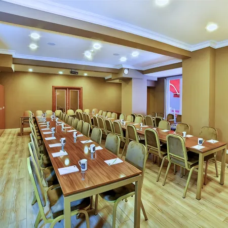 The Hera Premium Hotels Отели рядом с достопримечательностью «Картал»