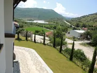 Pupa Winery - con vistas a la montaña