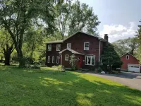 Spacious Hudson Valley retreat. Relax by the fire and enjoy the wildlife. Hotele w: Marbletown