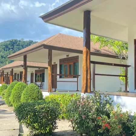 Koh Ngai Paradise Beach Resort