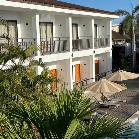 Holabay Resort