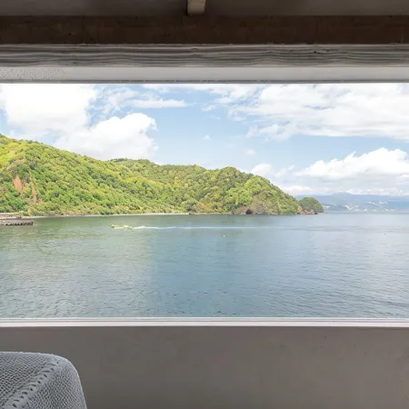 "COVE KAWANA" Shabby Chic Izu Ocean Front Villa
