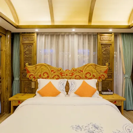 LIjiang Shiliushang Inn