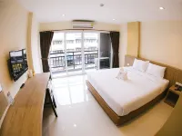 OMG Hotel Hotels near U-Bar