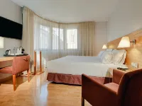 Hesperia Zaragoza Centro Hotels near La Romareda