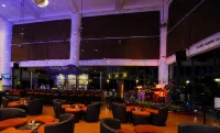 Flamingo Hotel by The Beach, Penang - Bars