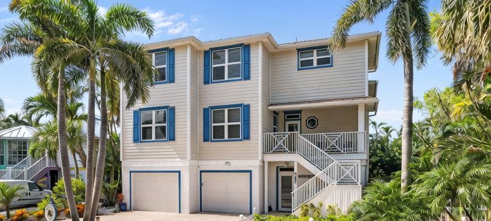 5-Bedroom Vacation Home in the Village with Just a Short Walk to Captiva Beach! Hotels in Captiva