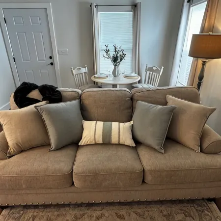 Charming 2-bedroom cottage built with children and pets in mind.
