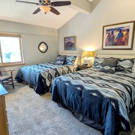 Remodeled Condo w/ FREE WiFi, Parking, Heated Pool, Hot Tubs, Skier Shuttles