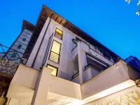 The Strand Hotel Hotels in der Nähe von U-Bahnhof Subaugusta