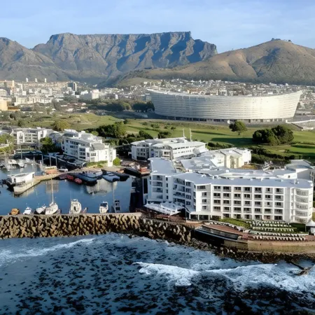 Radisson Collection Hotel, Waterfront Cape Town Отели рядом с достопримечательностью «Моуилл-Пойнт»