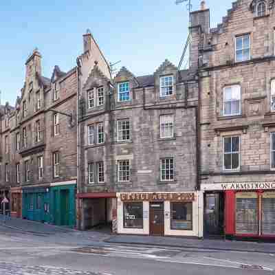 Boutique Castle View 3 Bed, 1 Bath Apartment Hotel Exterior