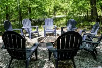 Huge Custom 4-Bedroom Chalet in Innsbrook Resort - Pet Friendly!