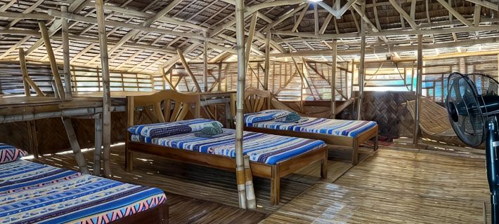 Bamboo Nest Beachfront Hotele w: Palawan