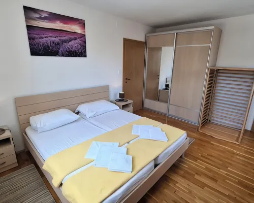 Villa Gudelj, 30m from the beach, air-conditioned, kayaks, bicycles, heated pool Hotels in Milna