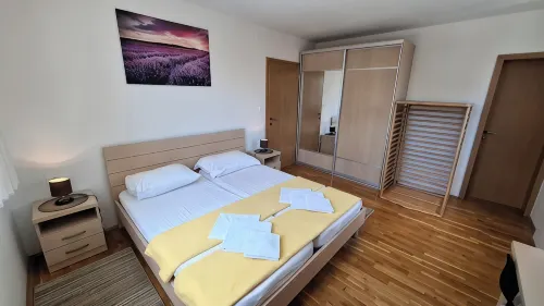 Villa Gudelj, 30m from the beach, air-conditioned, kayaks, bicycles, heated pool