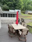 Charming 2-bedroom house with private dock in  Draper Va on Claytor Lake - 3-Star