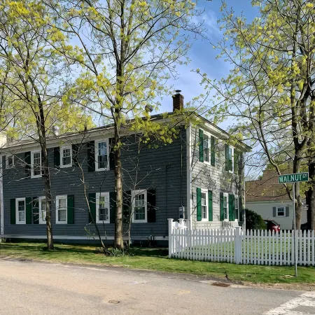 Charming 4-bedroom Colonial in lovely Keene with WiFi, AC
