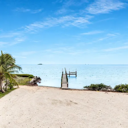 Oceanfront Oasis: Dockside Bliss