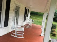 Charming 3-bedroom farmhouse with 2 full baths in a quiet country setting. Hotels in Giles County