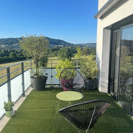 T4 with large terrace and view of nature and mountains, quiet, in Annecy le Vieux