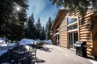 Rustic Themed Cabin with Starlink. Walk/Snowmobile to lake from house. Ice Fish - Alphydda
