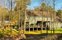 Summertime is Calling Lake Sinclair Rental with Boat Dock and Kayaks Sleeps 6-7! - 4-Star