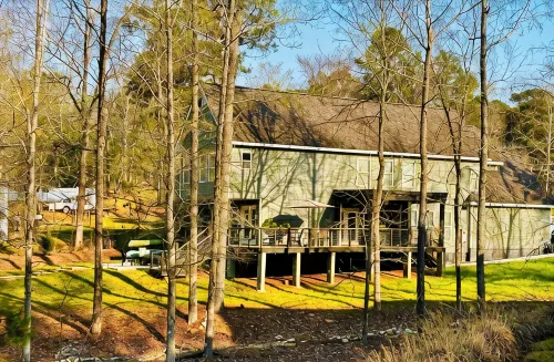 Summertime is Calling Lake Sinclair Rental with Boat Dock and Kayaks Sleeps 6-7!