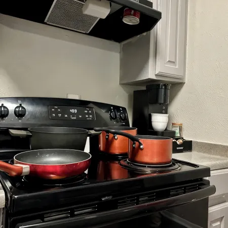 Worker friendly, cozy, great location, quiet, full kitchen, WiFi,