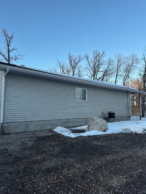 Lake Winnipeg West Shore Retreat in the Village of Dunnottar Hotels in 